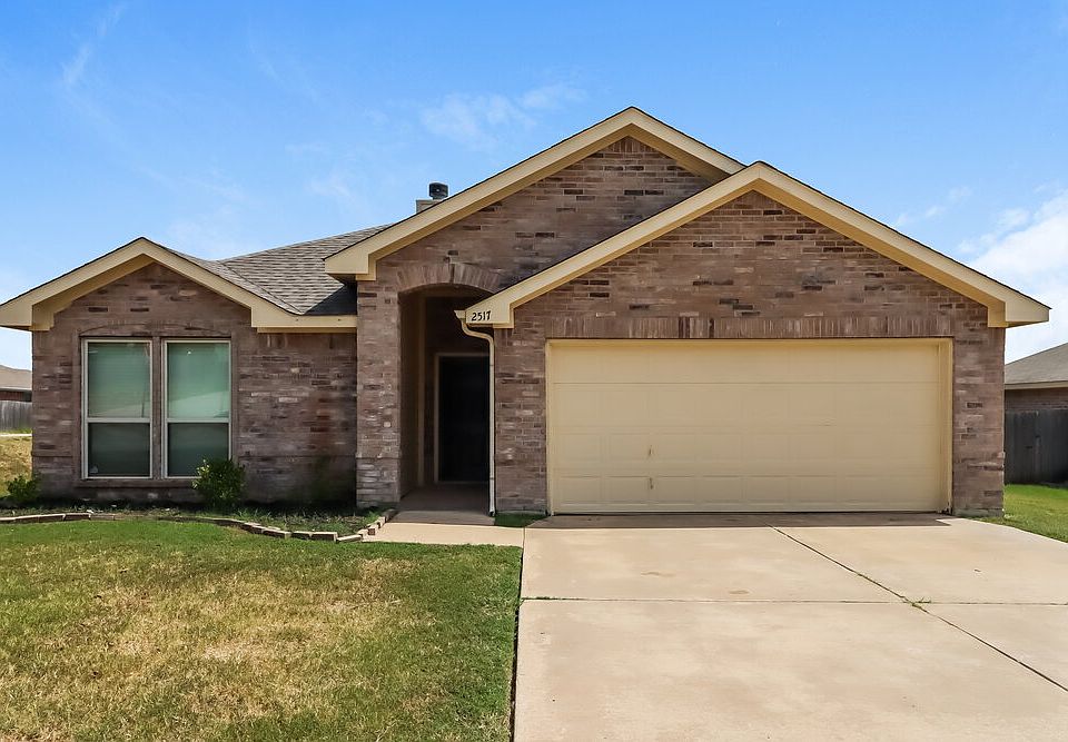 1st image of 2517 Castle Pines Dr