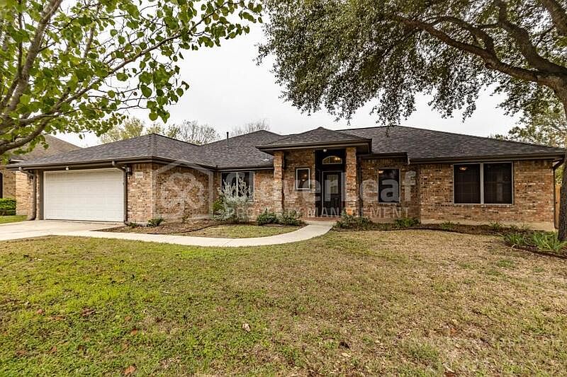 1st image of 1068 Memorial Cir