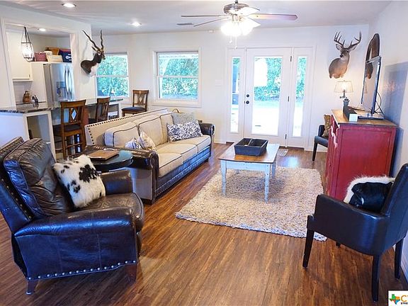 3rd image of 108 Sumac Cir