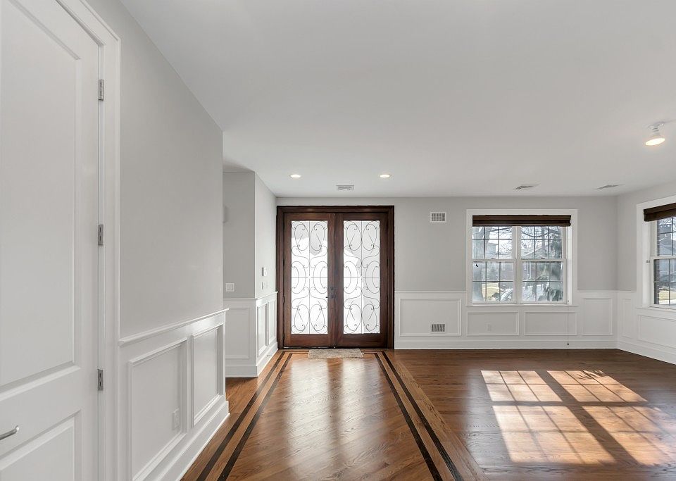 77 Edgewater Rd, Cliffside Park, NJ 07010 Zillow