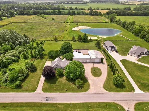 7165 Hospital Rd, Freeland, MI 48623