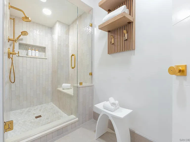 229 Bonair St — Photo 36
