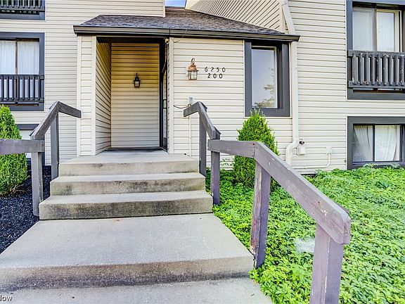 3rd image of 6250 Greenwood Pkwy APT 203