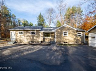 3048 Lone Pine Rd, Schenectady, NY 12303