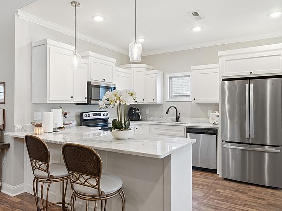 5th image of 118 Cottage Ln