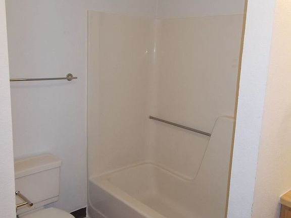 5th image of 1204 Quinella Dr #1204