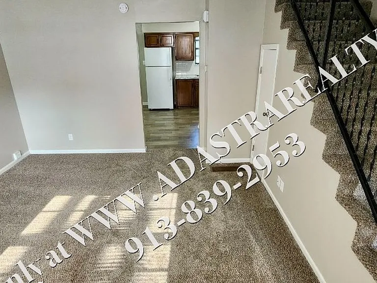 715 6th Ave — Photo 3