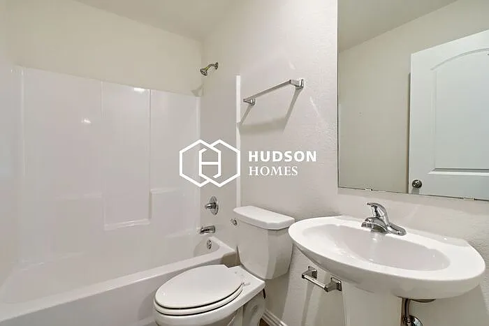1603 Cole St — Photo 11