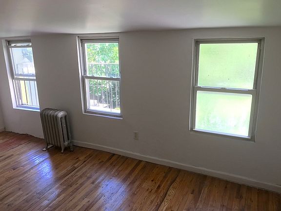 3rd image of 218A Spencer St #4R