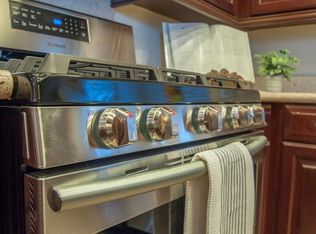 1044 N Demaree Rd, Visalia, CA 93291