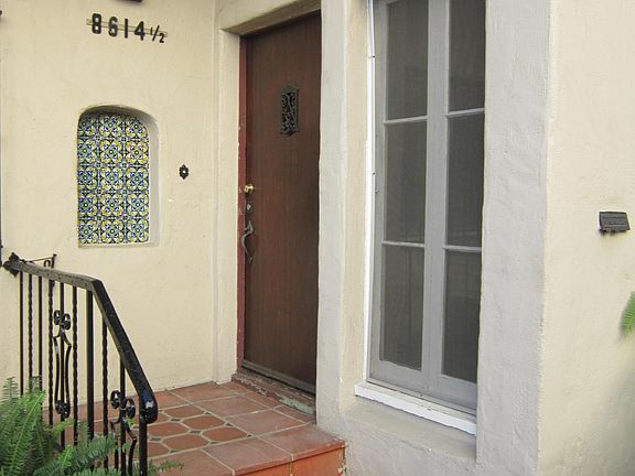 3rd image of 8614 1/2 W Olympic Blvd