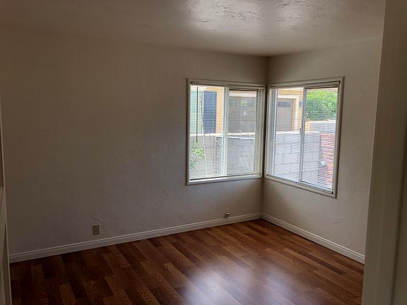 3rd image of 541 W El Norte Ave