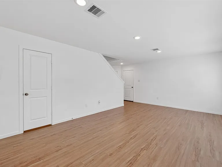 3039 Ash Ray Dr — Photo 8