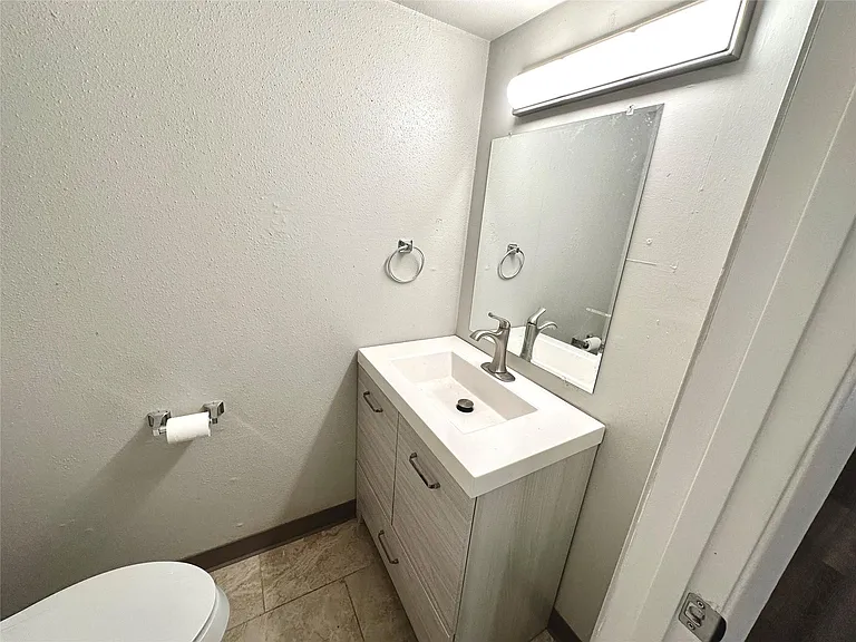 3822 Southway Dr #102 — Photo 14