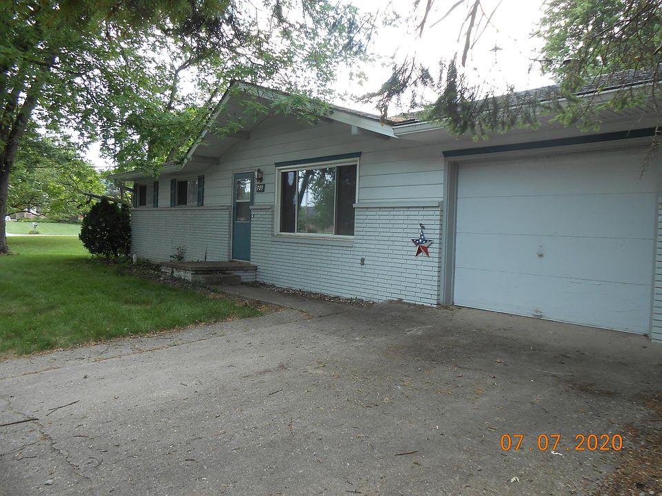 1st image of 709 Brooks Dr