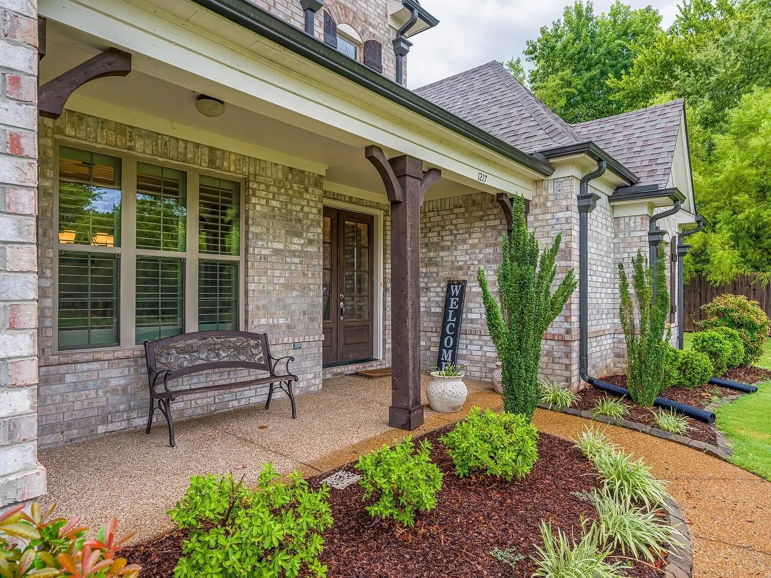 5 bed, 3.5 bath, 3575 sqft, $3,950 — Photo 4