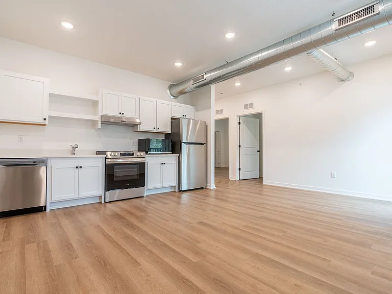 110 N Delaware Ave — Photo 27
