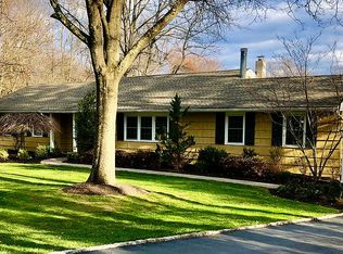 15 Nestling Wood Dr, Long Valley, NJ 07853