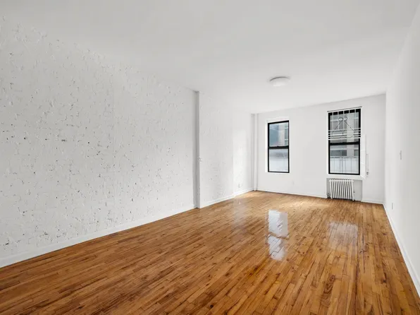 1105 1st Avenue image 1 of 5