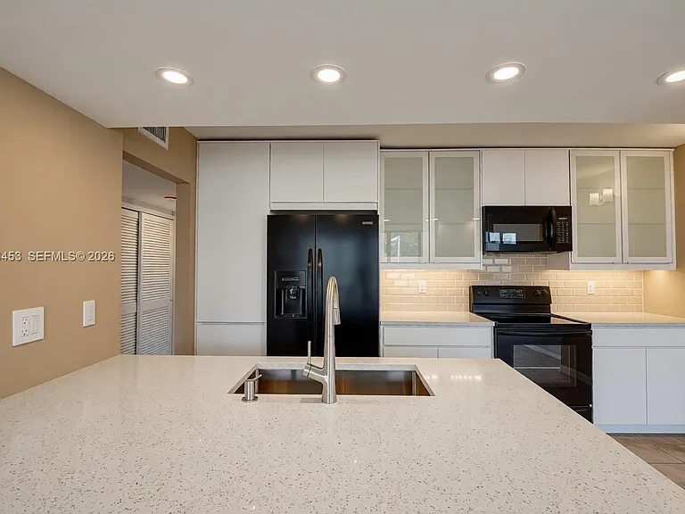 799 Jeffery St #0 — Photo 11