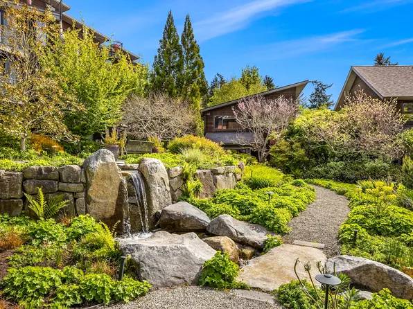 998 NE Vineyard Ln Ste J201, Bainbridge Island, WA 98110