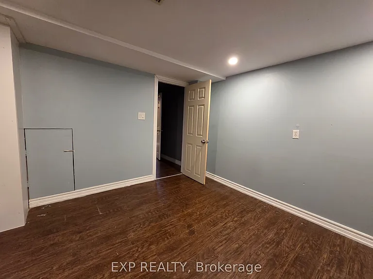 696 Penny Ln #LOWER — Photo 8