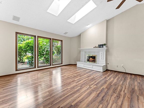 5th image of 3151 SW Orchard Pl
