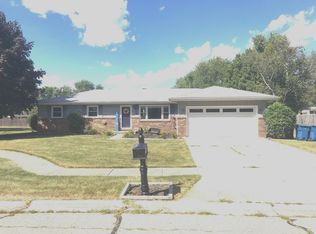 103 Raven Ct, Morris, IL 60450