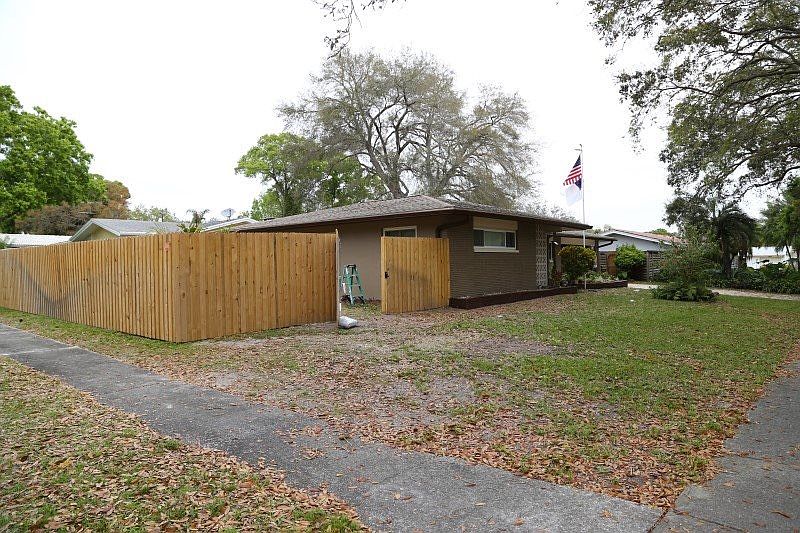 2nd image of 1646 Woodridge Dr