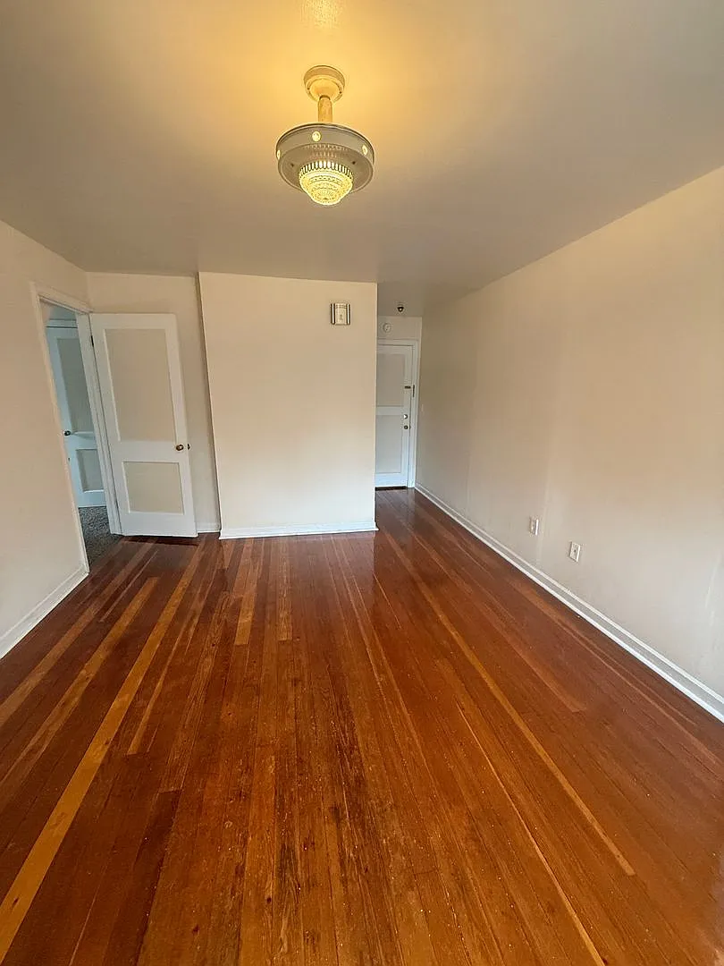 2101 W 1st Ave — Photo 3