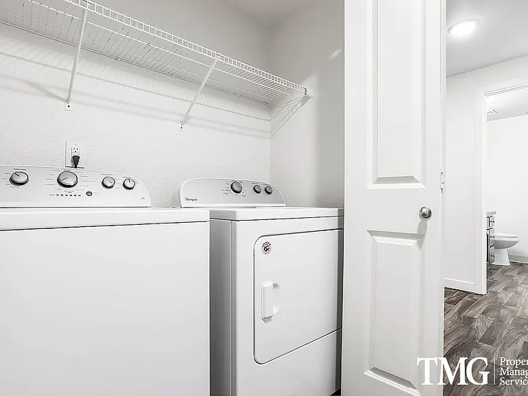 River View Apartments — Photo 10