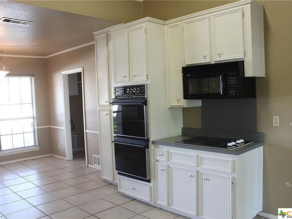 4th image of 3205 Pebble Dr