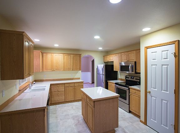 3rd image of 3226 66th Ave NE