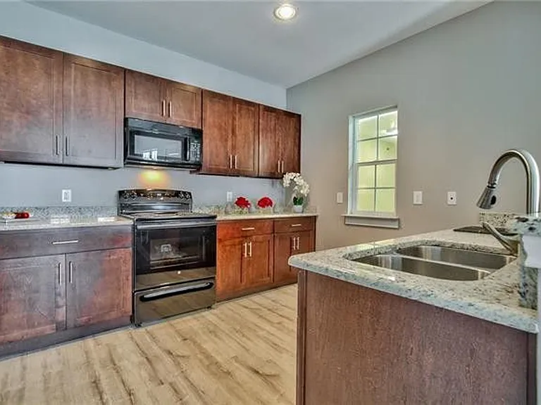 13601 Pinnacle Cir W — Photo 15