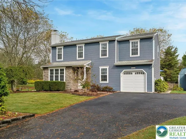 2420 Bannerstone Dr, Quakertown, PA 18951