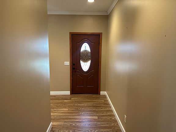 3rd image of 600 Crow Ln