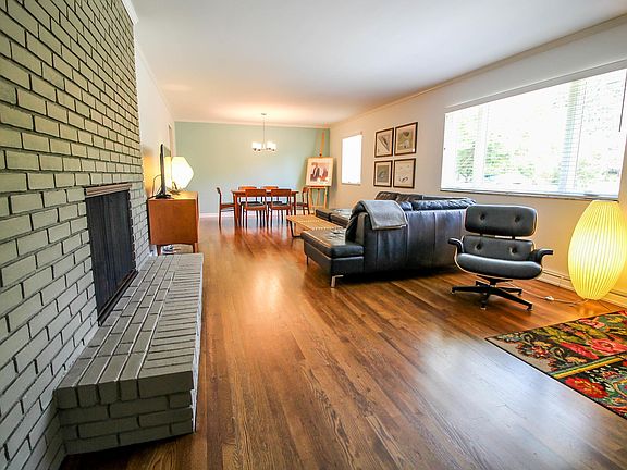 3rd image of 4315 Shelbourne Ln
