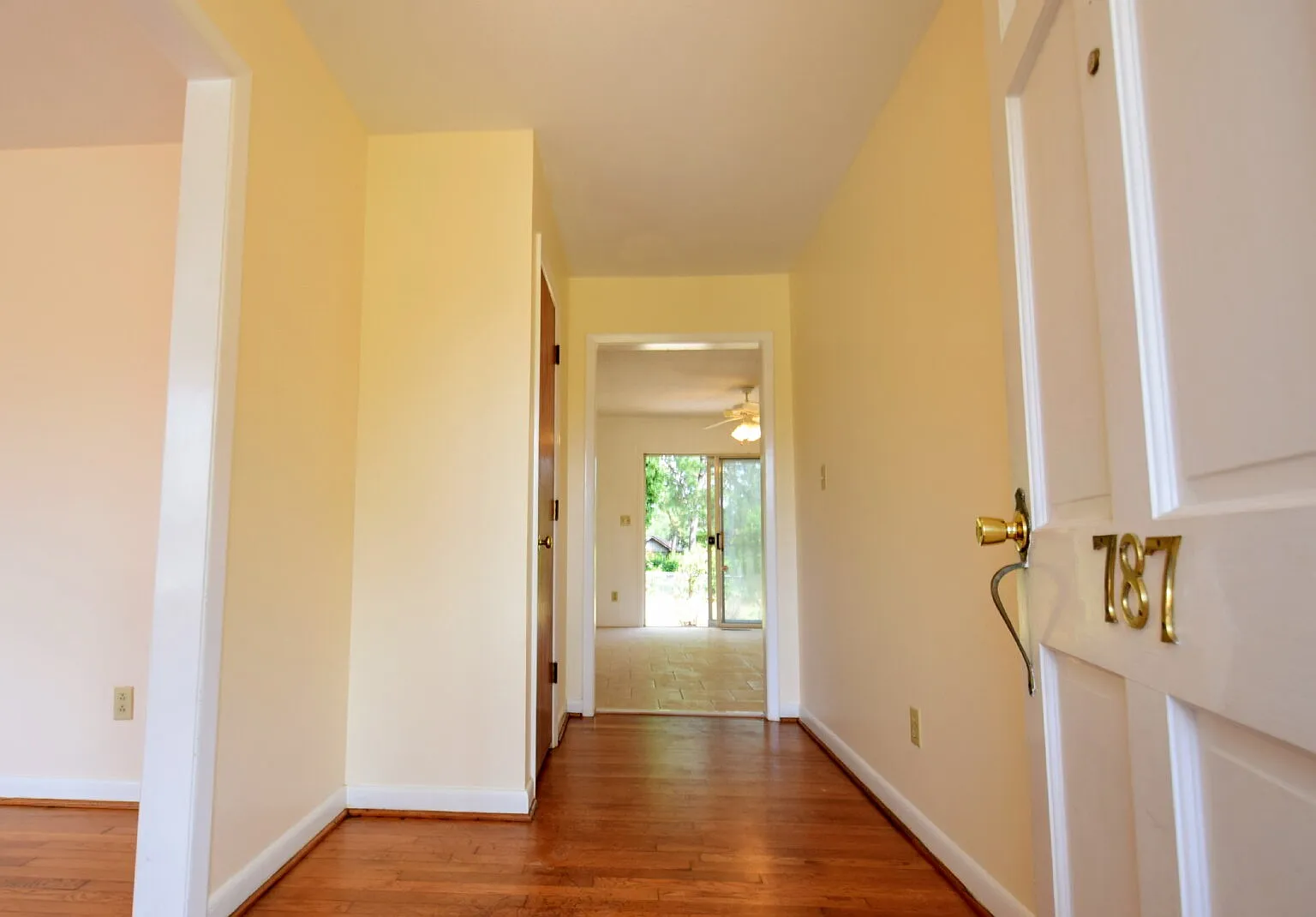 3 bed, 2.0 bath, 1592 sqft, $1,400 — Photo 3