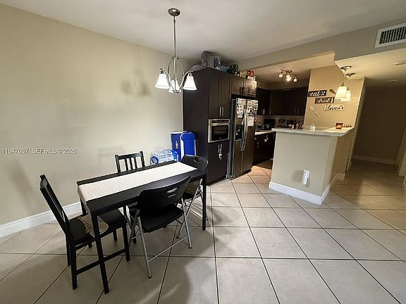 4th image of 328 McIntosh Rd #1