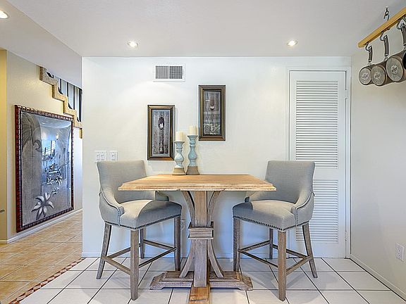 Kitchen dinning area