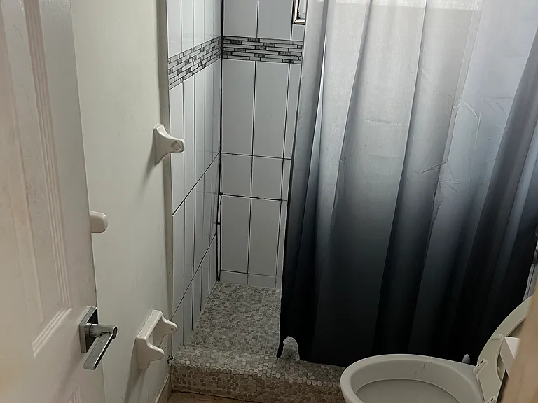 1906 NW 36th St #ROOM RENTAL — Photo 14