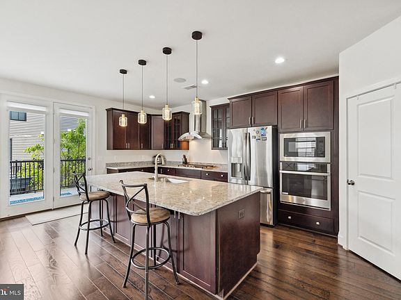 4th image of 42293 Belgrave Gardens Ter