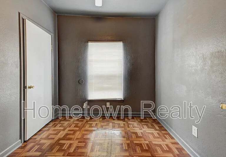 321 SE 25th St — Photo 23