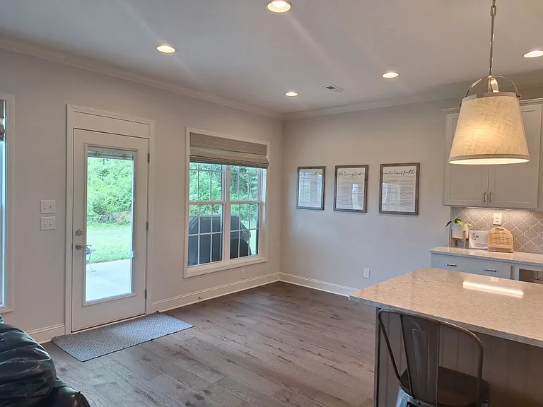 1106 Snowy Peak Ln — Photo 10