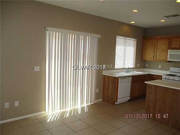 3rd image of 9592 Whiptail St