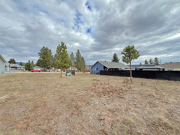 3rd image of 108 W China Creek Rd