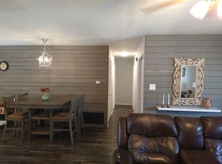 311 W 15th St, Quanah, TX 79252