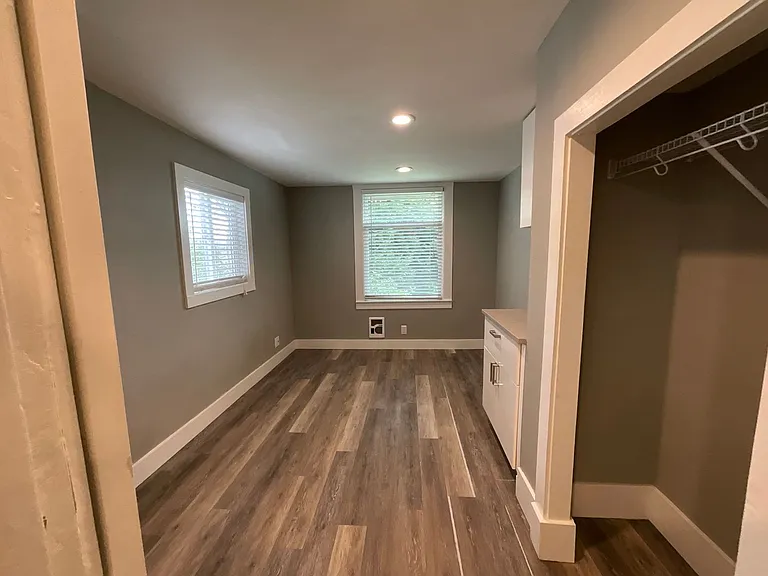 2120 E Grand Ave — Photo 11