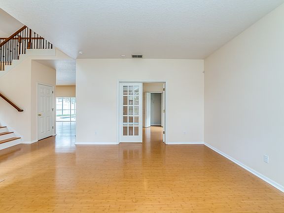 3rd image of 1872 Ancient Oak Dr