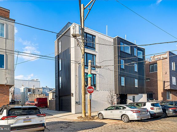 2nd image of 2050 Trenton Ave